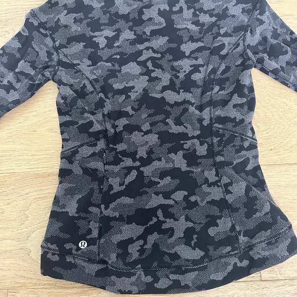 Lululemon Camo Pullover - Picture 2 of 4